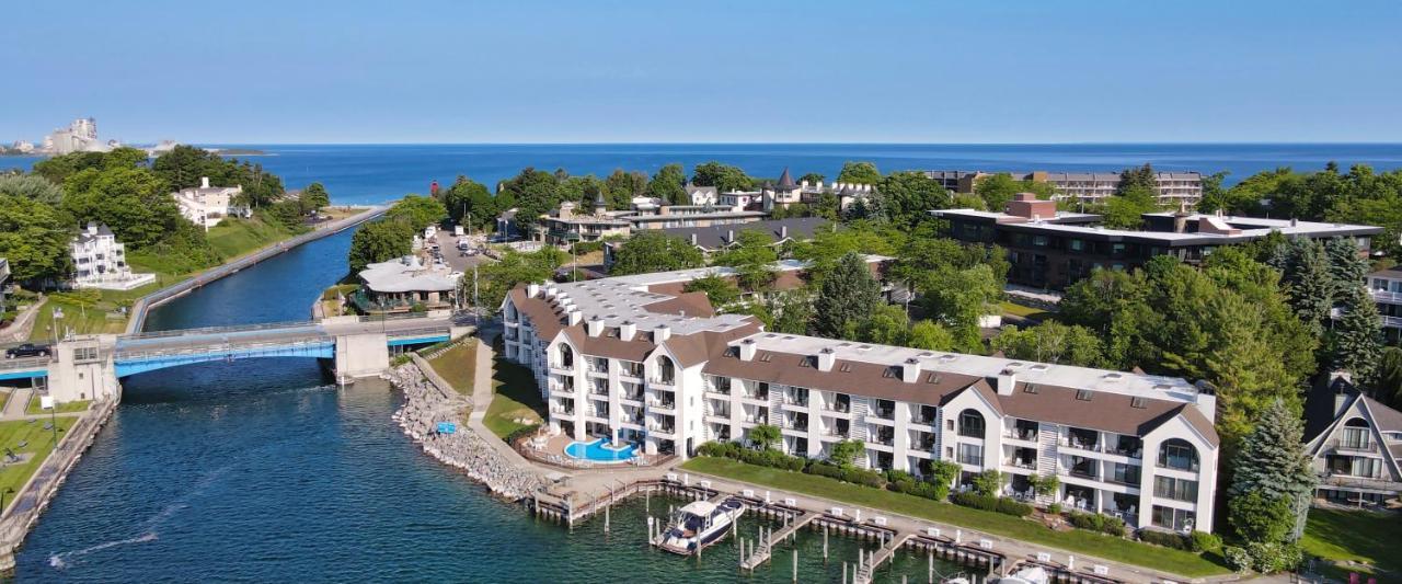 359 Edgewater Inn Charlevoix Exterior photo